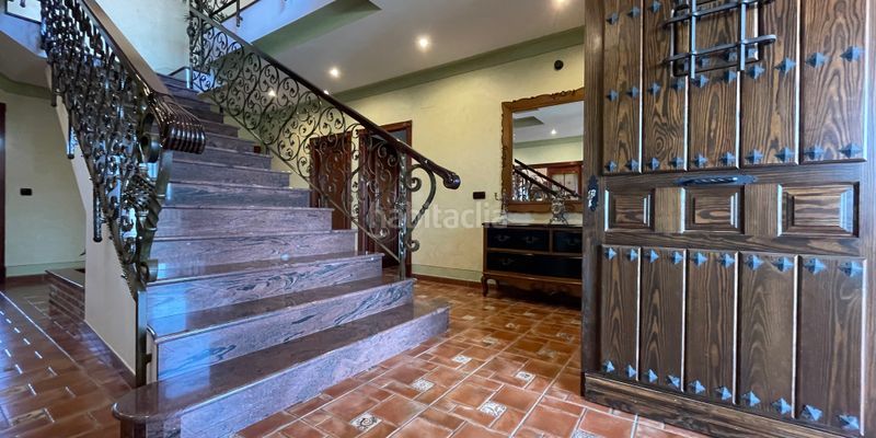 Foto 0a0d1b08-c28a-4bf4-9db8-75d992057536. Maison avec parking dans Loja