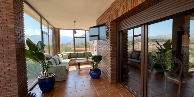Foto 1f5ac9f7-2c27-4d30-b099-6fecc61cbc08. Maison avec parking dans Loja