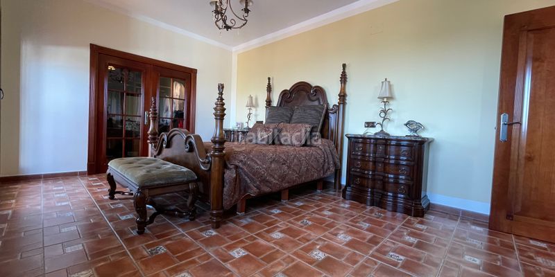 Foto 35c38e9c-1064-49dd-8b54-a2c10daa04f6. Maison avec parking dans Loja