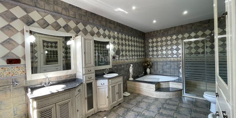 Foto 451fe467-5b1b-40dd-93b8-a05a0f388eb1. Maison avec parking dans Loja