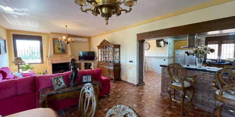 Foto 45574d73-9b10-4f82-9dc5-dfbbaddb13bc. Maison avec parking dans Loja