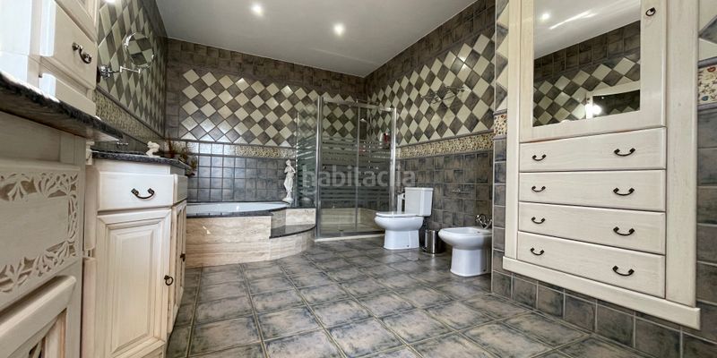 Foto 58684817-bc79-4d61-b793-4cb557d19dcc. Maison avec parking dans Loja