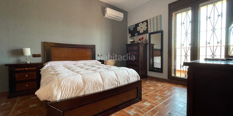 Foto 5a17cdc6-f346-4d1a-b2ac-3cdc38cea588. Maison avec parking dans Loja