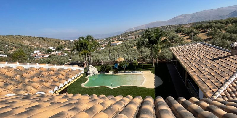 Foto 5a84a30f-f594-4d5d-a29c-5f99734748c2. Maison avec parking dans Loja