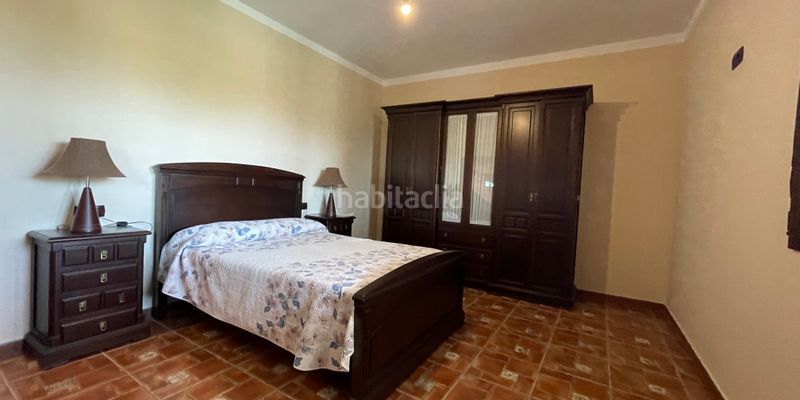 Foto 7cff2089-41cb-42cd-9b70-aa05d0b6af45. Maison avec parking dans Loja