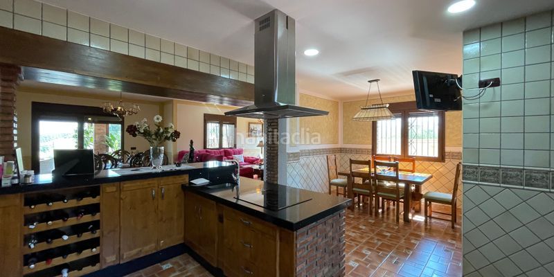 Foto bfe3650a-95a7-4010-bacf-d325ba71ae3a. Maison avec parking dans Loja