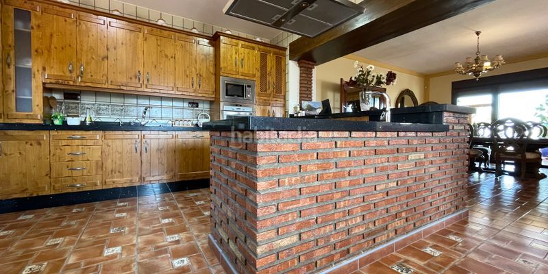 Foto c160a87b-1c1b-440f-b6d2-68717a207760. Maison avec parking dans Loja