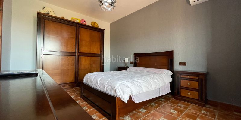 Foto c165f704-1f1a-409a-9b38-ac8f31a5d680. Maison avec parking dans Loja
