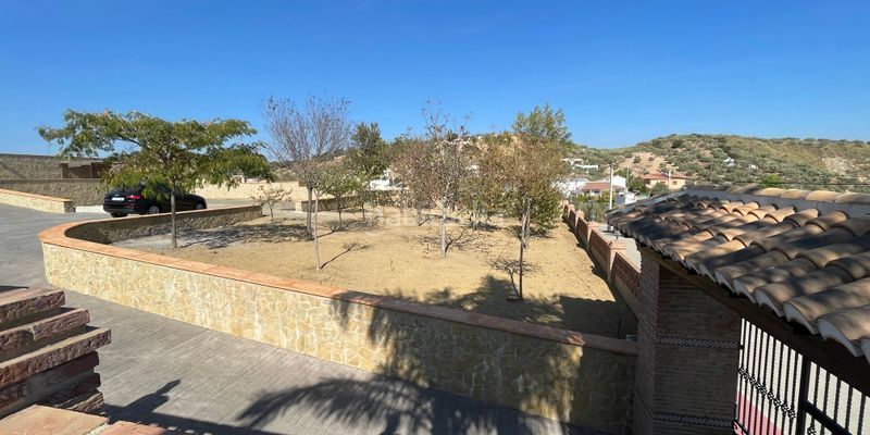 Foto e175ce0b-5398-4c37-8e08-d2efac09d096. Maison avec parking dans Loja