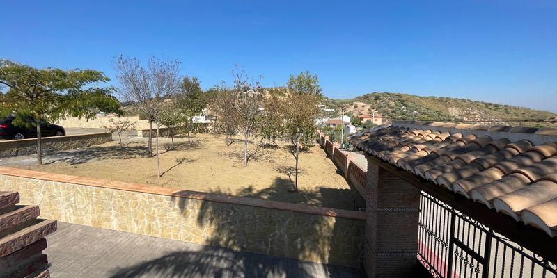 Foto ea7b29f4-8d73-4343-9864-80b5a5808773. Maison avec parking dans Loja