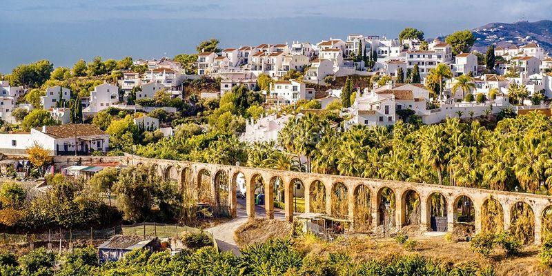 Foto b8b8124b-b098-45ca-90b6-ef1d2c990669. Piso en Centro Nerja