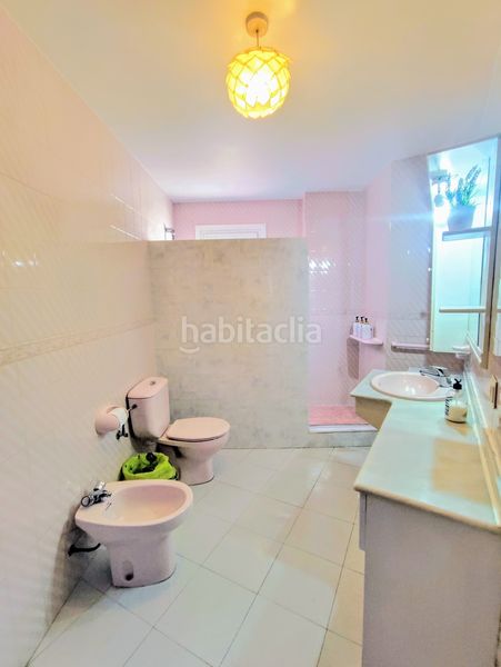 Foto f0f91e2c-3eff-445c-a55c-4b273bc2bfea. Piso en Centro Nerja