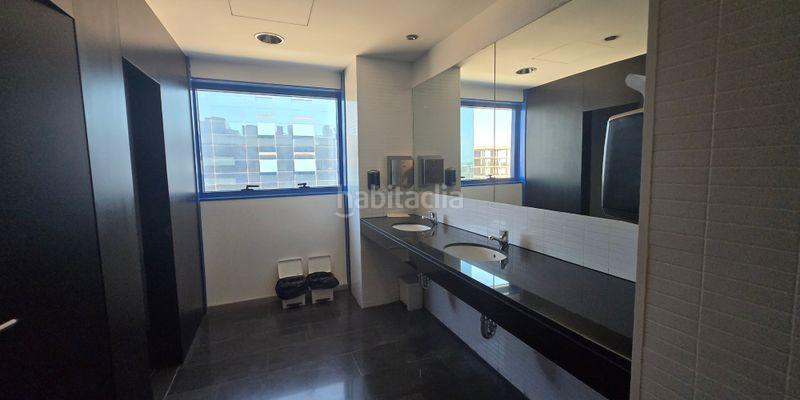 Foto 64fcbbc3-33e5-425a-8554-531b97345b0a. Bureau dans Palmete Sevilla