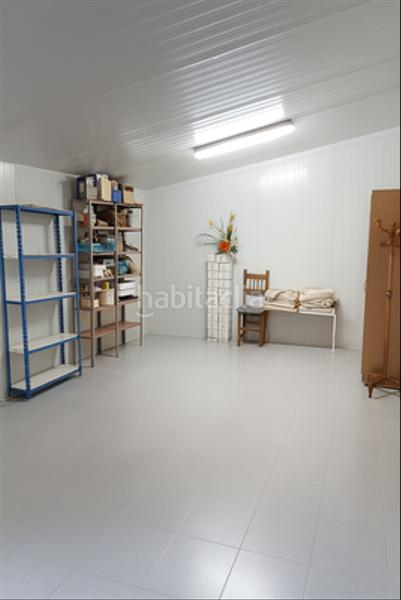 Foto ee70087d-82cc-419d-91cf-3f1422aa0836. Local comercial a Íscar