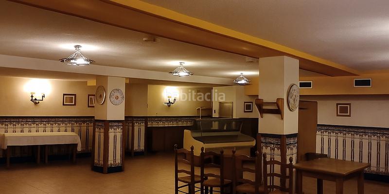 Foto 17732378-fe2e-4f74-ac78-1c4a582db0de. Local comercial a calle eras 13 a Íscar