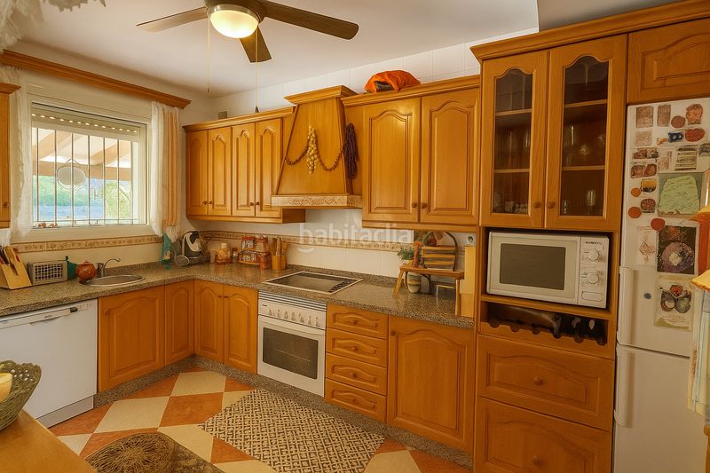 Foto 2513aec1-e869-4944-a89f-07bd2b94d0e0. Casa amb aparcament a Montilla