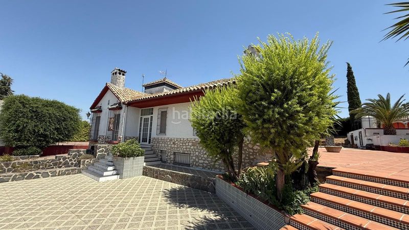 Foto 70a8c9c6-a01a-4bbe-a6b9-b42f2f3cbe1c. Casa amb aparcament a Montilla