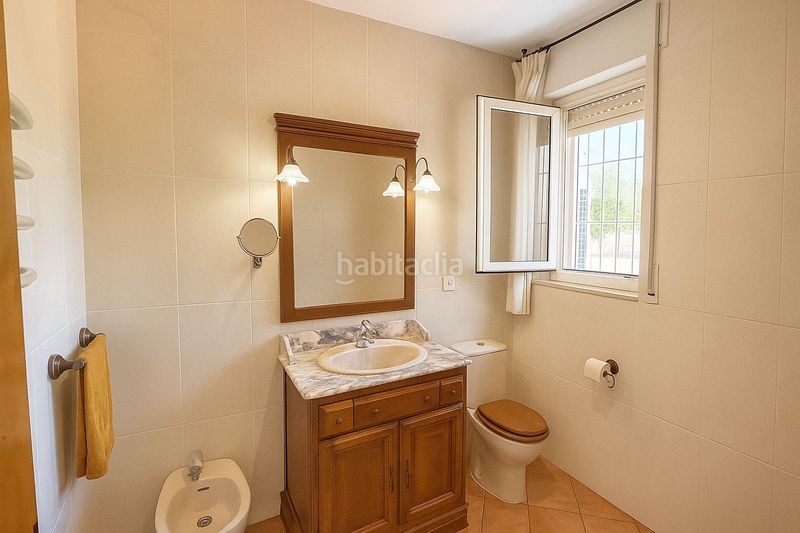 Foto 8d14f0c0-6e6a-4113-b5dd-7a0d968dd4a5. Casa amb aparcament a Montilla
