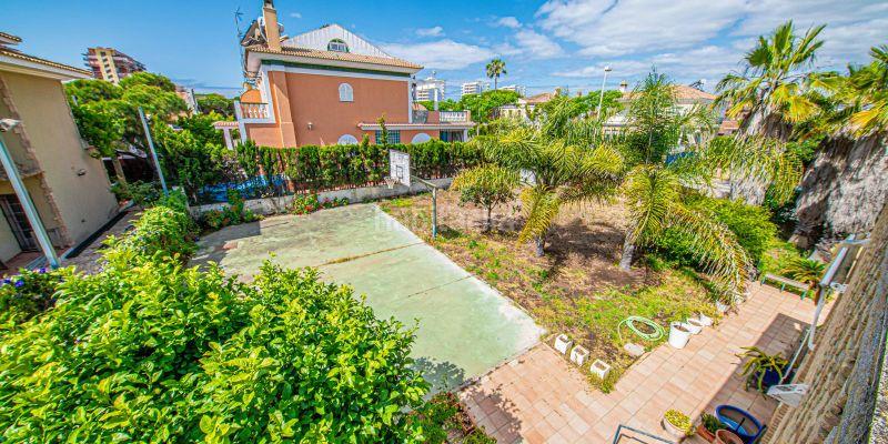 Foto c6f55fa1-57c0-4572-9cf9-6cea47d86402. Casa amb aparcament a Punta Umbría