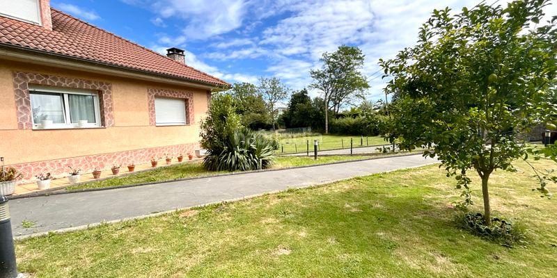 Foto 475c3da5-a5c1-451d-b0a3-fc85cd481f8b. Casa con parcheggio in Parroquias Sur - La Manjoya Oviedo