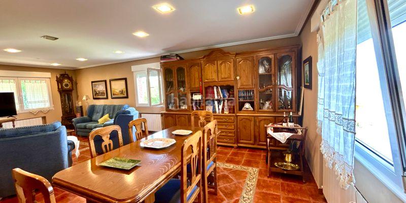 Foto 936aeac7-8654-4485-bdf5-31b9b5eb00c9. Casa con parcheggio in Parroquias Sur - La Manjoya Oviedo