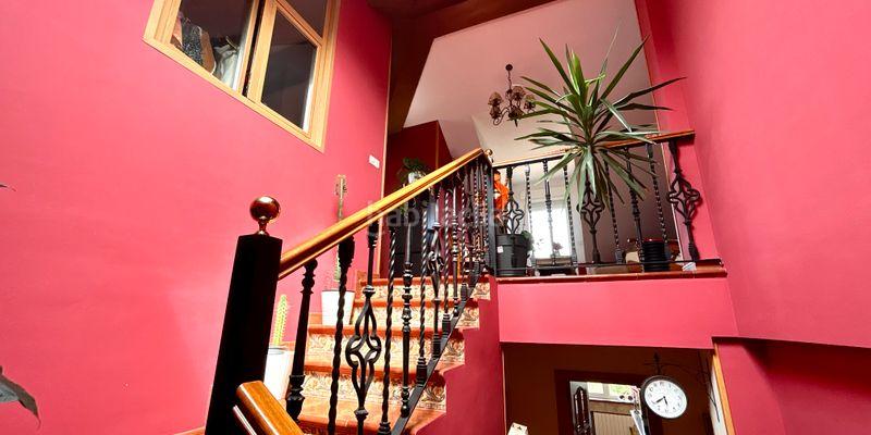 Foto ae6dd548-eef3-49b2-aa23-522610e39e3e. Casa con parcheggio in Parroquias Sur - La Manjoya Oviedo