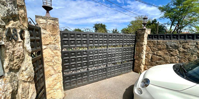 Foto cf0f83f0-5ff8-4a05-b678-1457b4e6ca63. Casa con parcheggio in Parroquias Sur - La Manjoya Oviedo