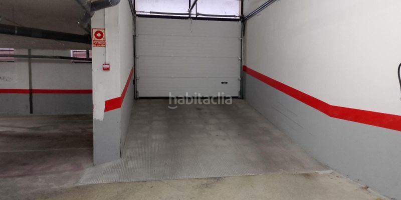 Foto b32c441b-e2bb-48a1-8a50-36c3f503d241. Autoparkplatz in Castalla