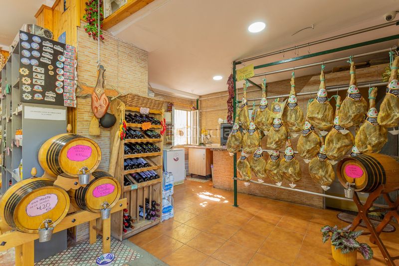 Foto 2861aeff-734d-4dd7-8426-b66c3090d0ed. Edificio in Güéjar Sierra