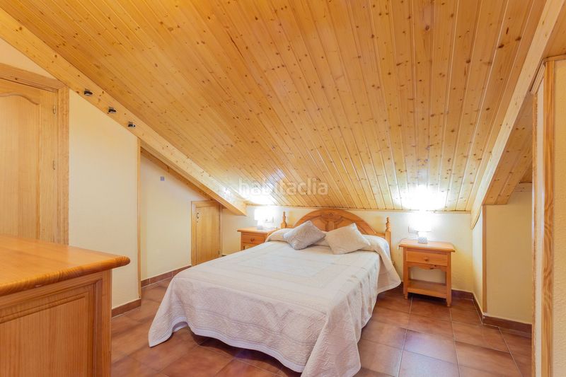 Foto 2ea324a7-fcde-43cc-adcc-309eaa94681d. Edificio in Güéjar Sierra