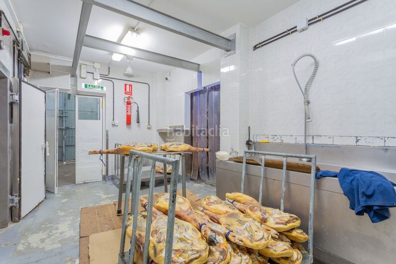 Foto 4e7a946d-b302-4da3-93fb-ebbe38576807. Edificio in Güéjar Sierra