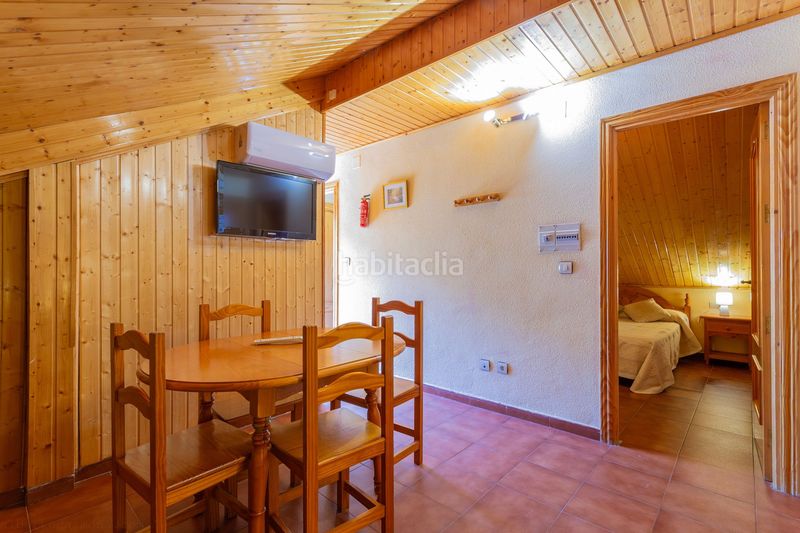 Foto 5251db70-1de0-48f7-997f-7b6ed5d6456c. Edificio in Güéjar Sierra