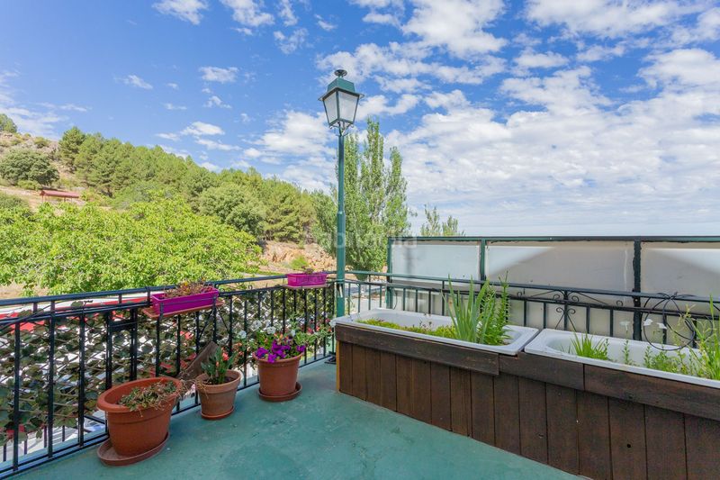 Foto 8bf88f02-688d-4f4f-b272-3d20f5d93737. Edificio in Güéjar Sierra