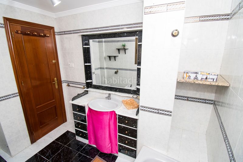 Foto b4ce306d-396b-4c7e-b64a-190934943088. Piso en Loja