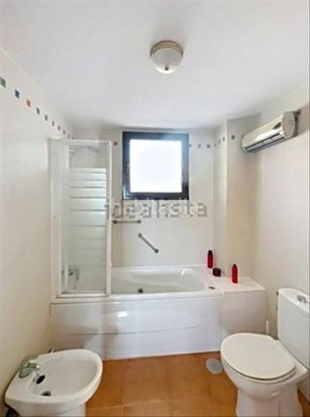 Foto 7d8069bd-2183-418b-9ba9-3bca8d0c1144. Flat with parking in Loma de los Riscos Torremolinos