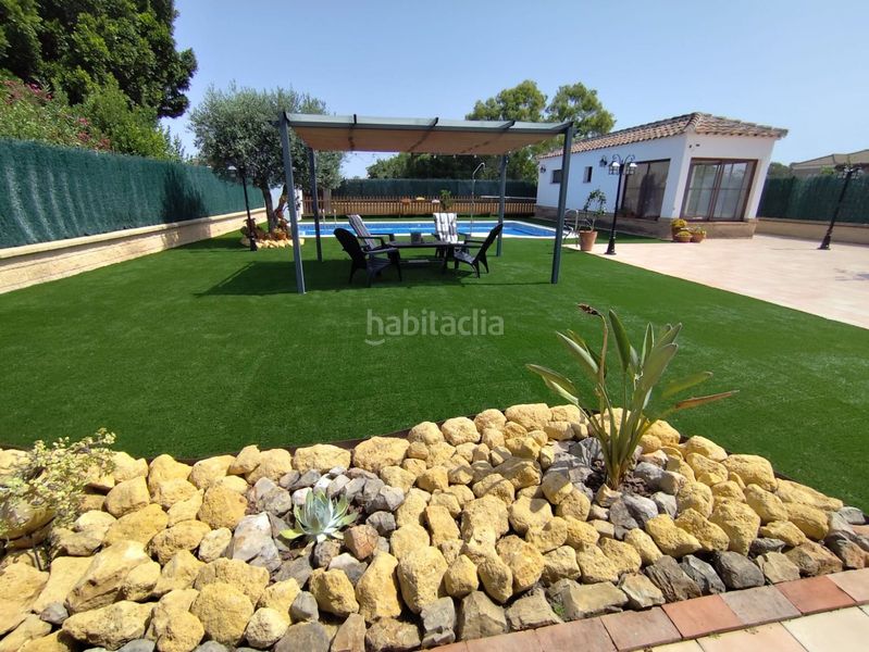 Foto 1aed450f-270e-46bf-b303-f3e1cf8f4b05. Casa amb aparcament a Lepe