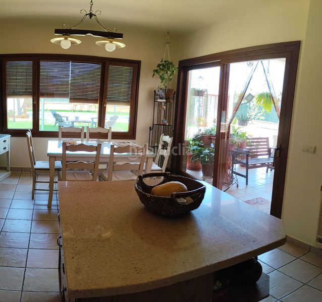 Foto 36dbbd99-878d-4c98-8cc3-e90d900a0899. Casa amb aparcament a Lepe