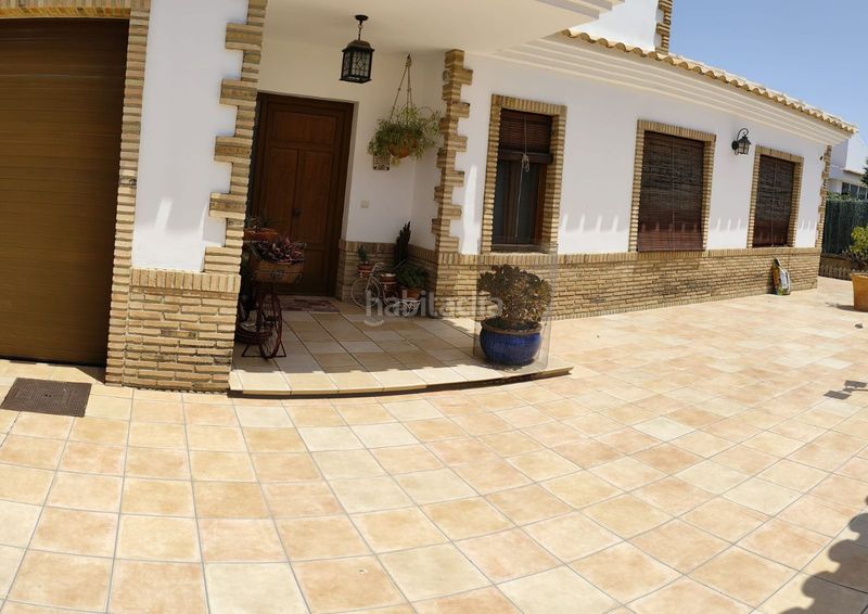 Foto ba34b228-aa50-481b-b0b0-b49839be2e4d. Casa amb aparcament a Lepe