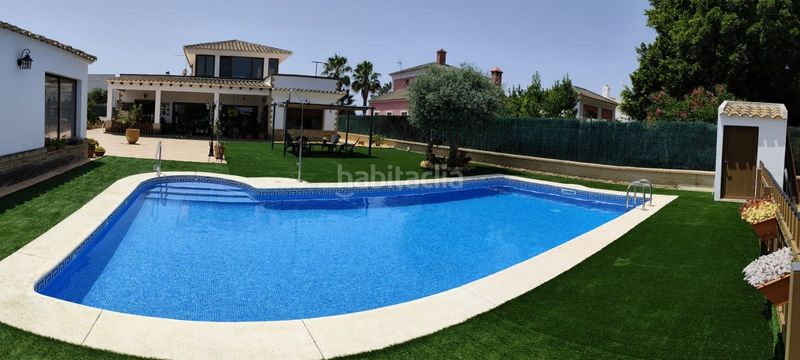 Foto ebb02104-a074-4ae7-bbbf-886445c60225. Casa amb aparcament a Lepe