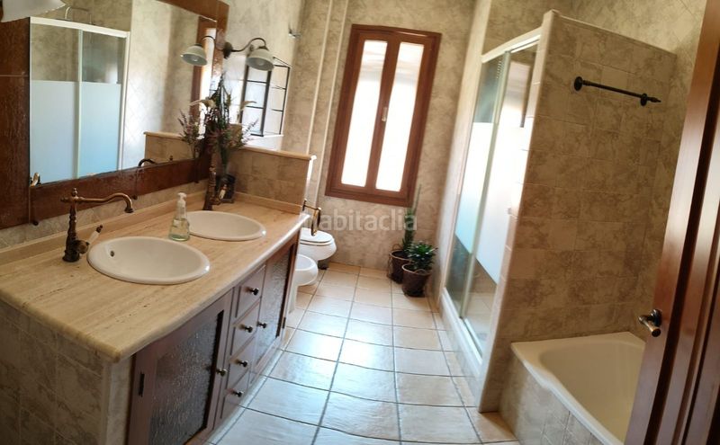 Foto f475e410-037b-46b8-b052-88b5935d0c11. Casa amb aparcament a Lepe