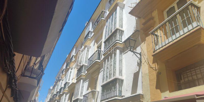 Foto d3ac2fbd-deea-407a-99c2-c945ef54d082. Appartamento in Centro Histórico Cádiz