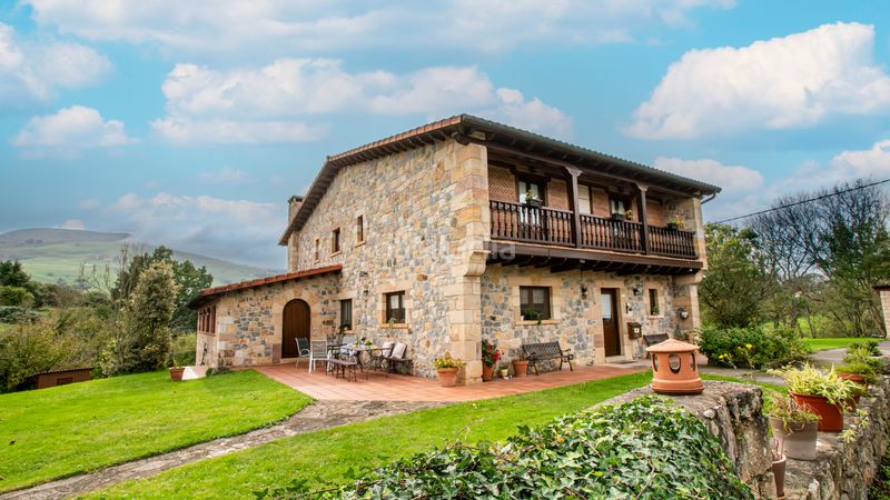 Foto 7747d468-7efc-47d1-9249-be4835d38397. Casa en Villafufre