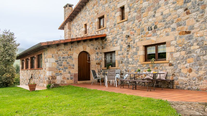 Foto 7bd9783a-c000-4299-b34f-151075eb1f7c. Casa en Villafufre