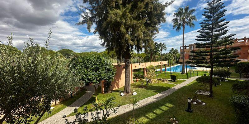 Foto 07a2f9a7-9cce-4e6a-85db-8546b792fd79. Appartement avec parking dans Islantilla golf Islantilla