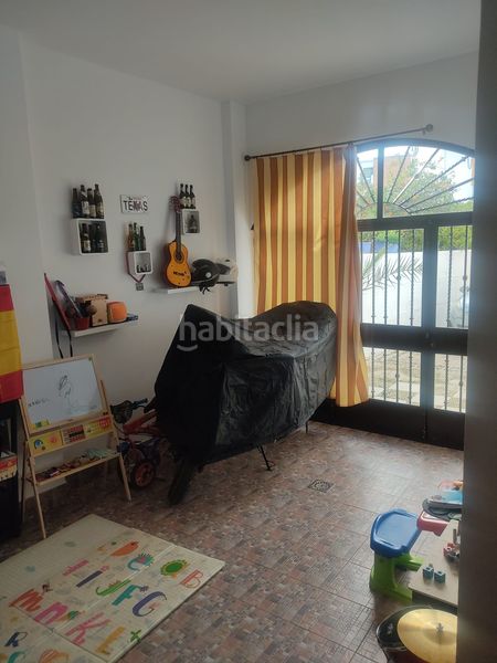 Foto 3b8d3b2d-6f1a-4ca9-9129-d14a04fb204a. Casa amb aparcament a Almodóvar del Río
