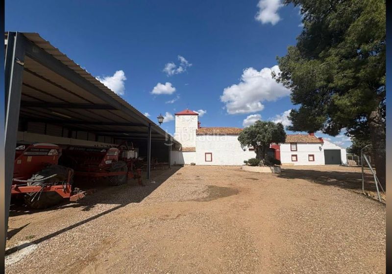 Foto e186277d-4ed3-4a7d-86fb-bd1c04187b49. Casa amb aparcament a Fuente Palmera