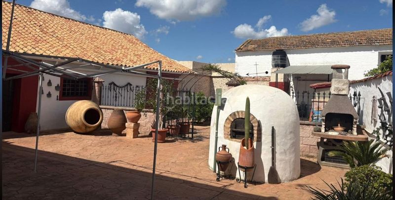 Foto f6e59835-e9ca-49c1-95c2-883f60258796. Casa amb aparcament a Fuente Palmera