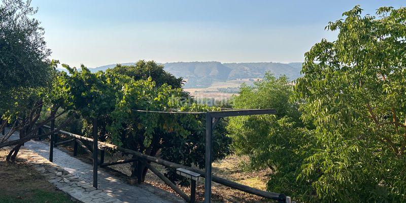 Foto c1ecf417-5051-4a59-8424-355c933769b9. Country house with parking in Centro Ronda