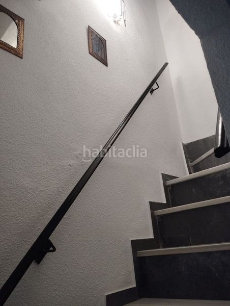 Foto bbad7e0f-fbb6-4dbe-8326-7dbfcd2e288f. Casa adossada a Santa Cruz del Comercio