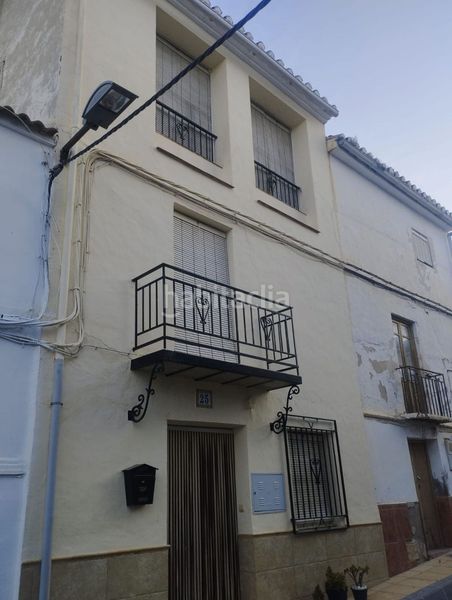 Foto f4e4562c-5cf1-4f67-86c3-e564b233ceea. Casa adossada a Santa Cruz del Comercio